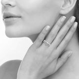 Naisten hopeinen sormus kivillä 1241110