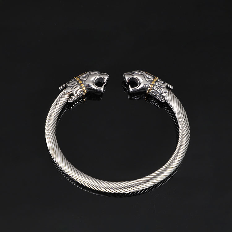 Varia Design Golden Fenrisulven rannekoru