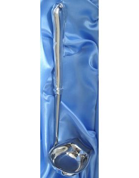 Chippendale hopeinen kastikekauha