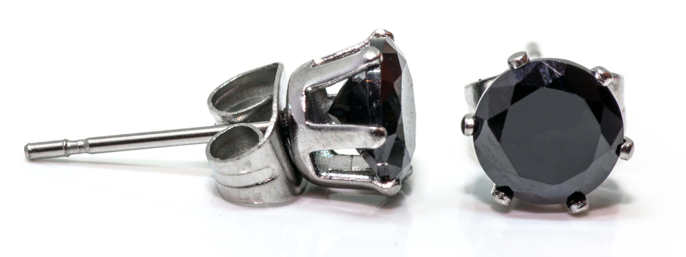 Hopeapuro Kivi musta 4 mm korvakorut