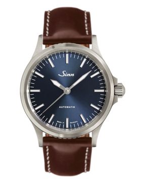 Sinn 556 I B nahkarannekkeella