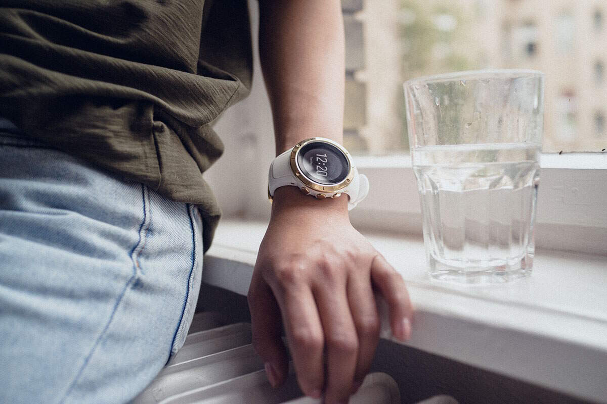 Suunto spartan trainer wrist sales hr sandstone