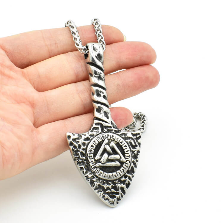 Varia Design Valknut Spear kaulakoru
