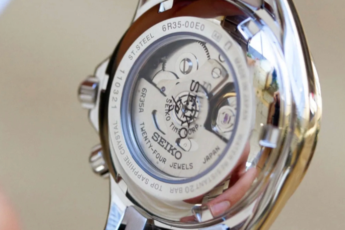 Seiko automaattikellon takakansi