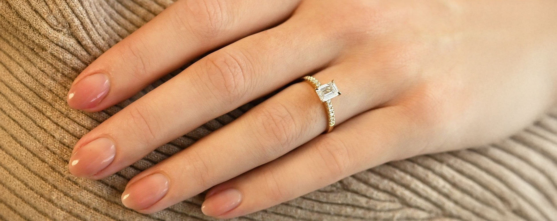 Festive-korut banner