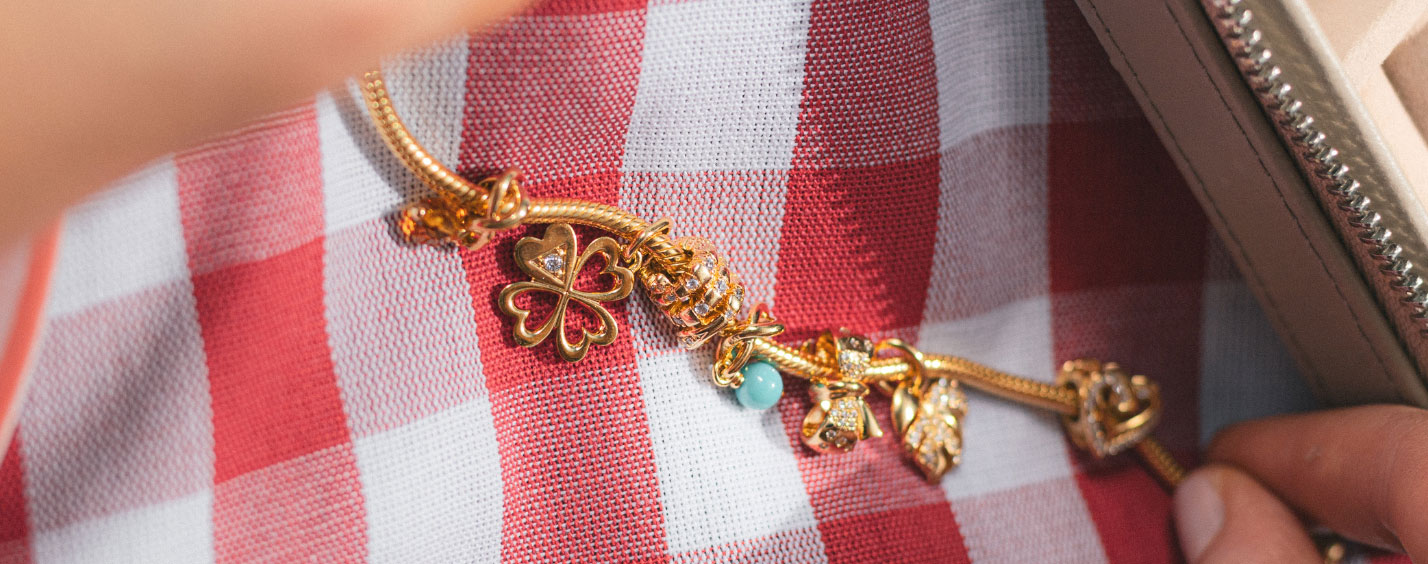 Keräilykorukampanja: Osta 3 saman brändin (Lumoavan, Pandoran tai Thomas Sabon) helaa, maksa 2