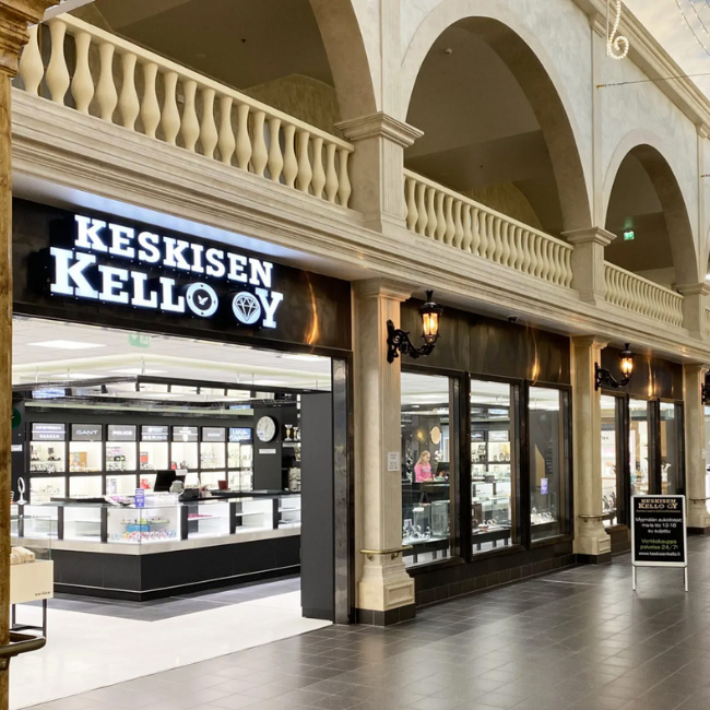 Keskisen Kello myymälän sisäänkäynti